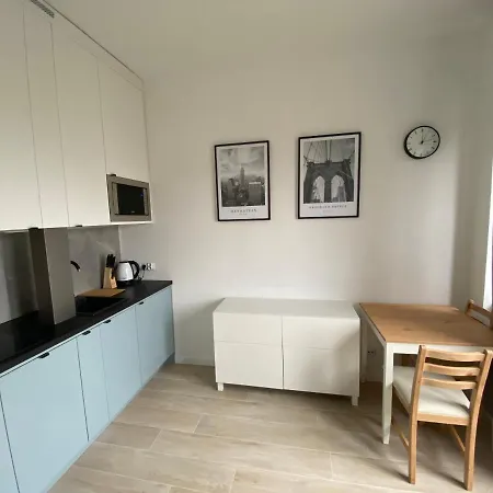 Apartment Brand New In Perfect Location Warsaw